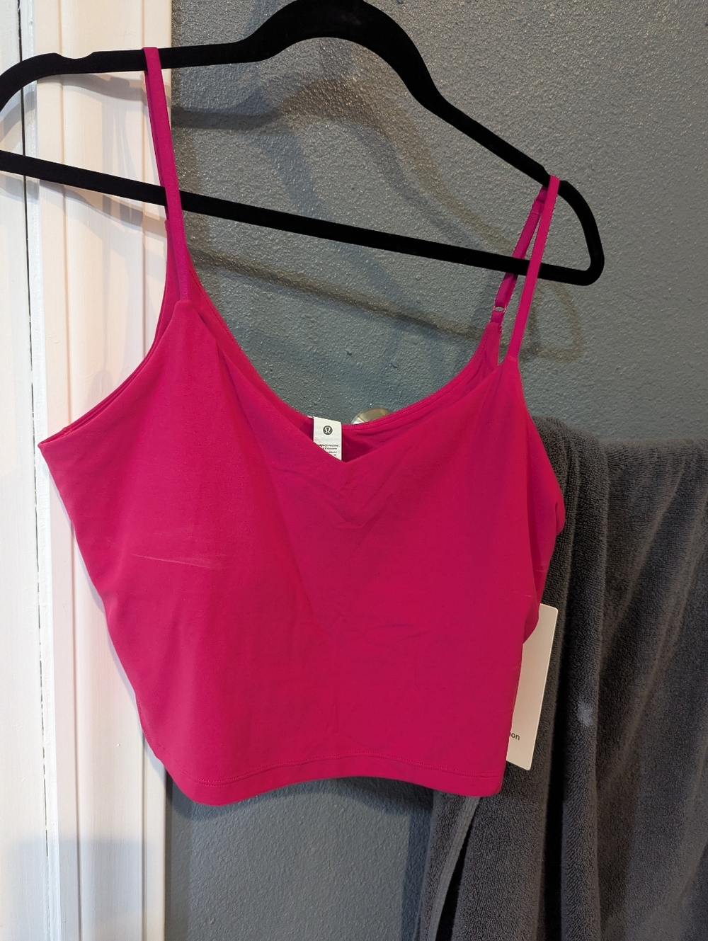 Align Cropped Cami Tank - Picture 2 of 4